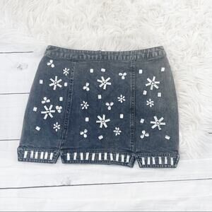 English Rose Women's Embroidered Mini Denim Skirt‎ Size Medium